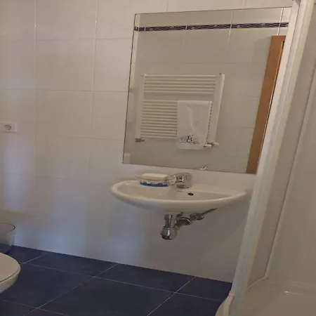 Atlantic Ocean & Pool Apartment *